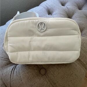 Lululemon wunder puff belt bag